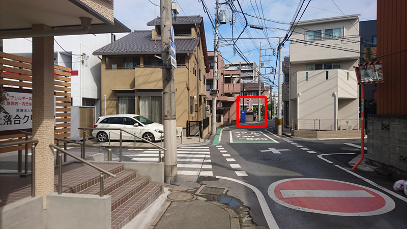 近隣駐車場は道路を超えて北側に5台分
